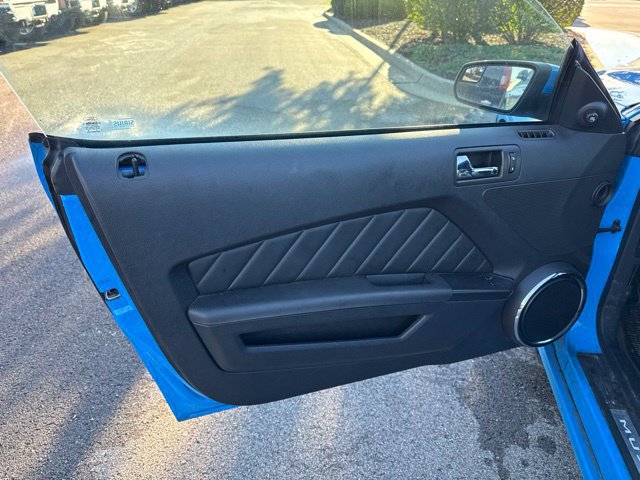 Used 2013 Ford Mustang Premium RWD image 8