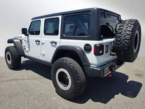 Used 2021 Jeep Wrangler Unlimited Rubicon w/ Cold Weather Group AWD/4WD image 3