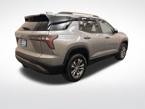 Used 2025 Chevrolet Equinox LT w/ Convenience Package II image 5