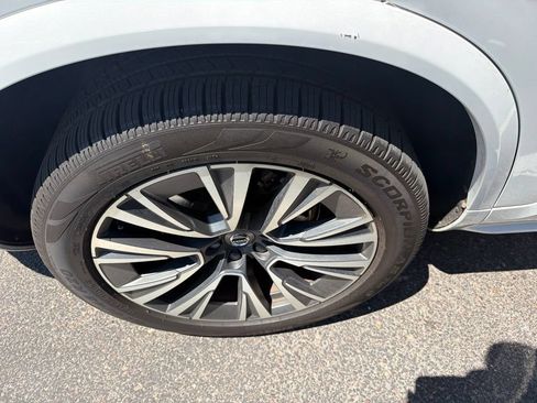 Used 2020 Volvo XC90 T6 Momentum AWD/4WD image 8