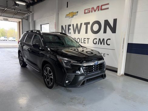 Used 2024 Subaru Ascent Limited image 2