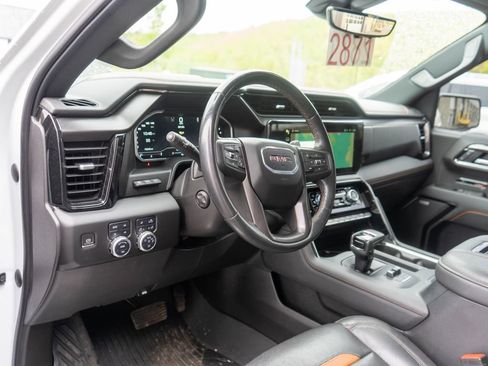 Used 2022 GMC Sierra 1500 AT4 w/ AT4 Premium Package AWD/4WD image 17