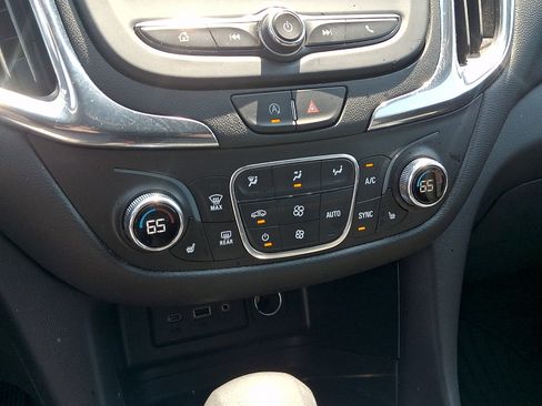 Certified 2023 Chevrolet Equinox LT FWD image 16
