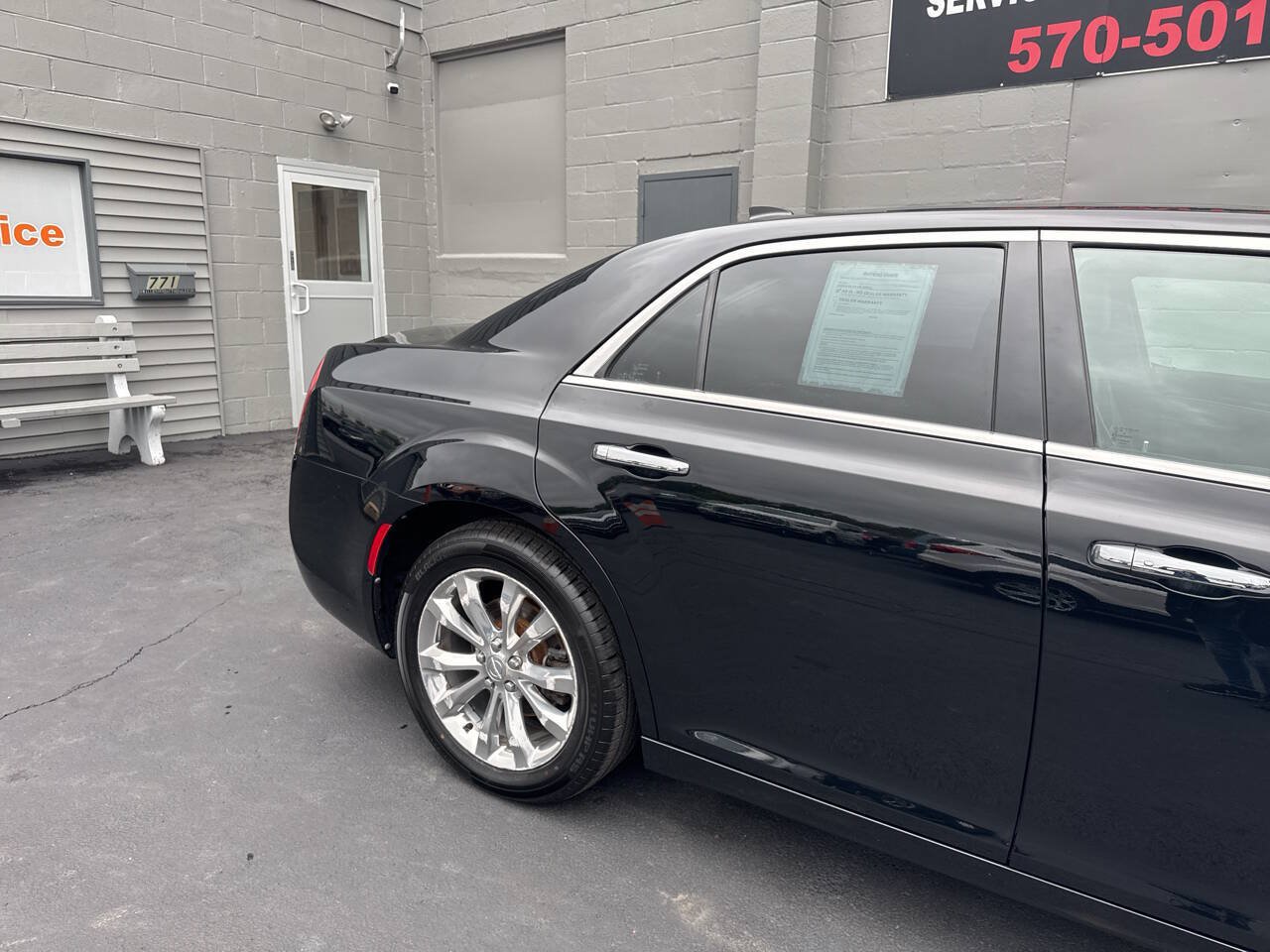 Used 2017 Chrysler 300 C w/ Safetytec Plus Group AWD/4WD image 9