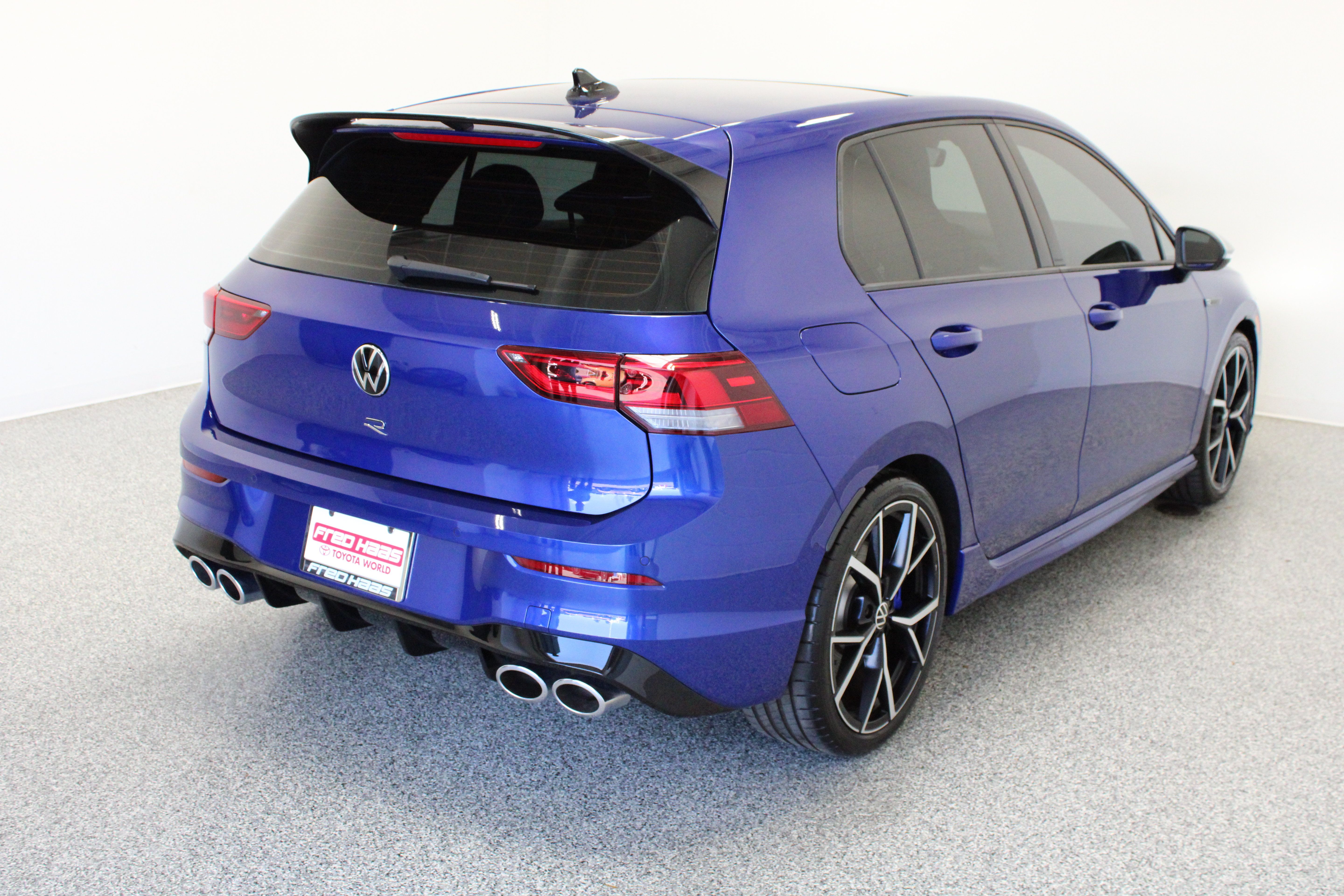 Used 2024 Volkswagen Golf R AWD/4WD image 7