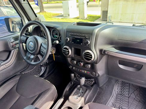 Used 2014 Jeep Wrangler Sport image 8