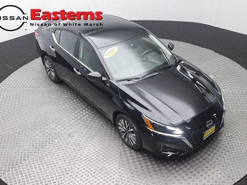 Used 2023 Nissan Altima 2.5 SV AWD/4WD image 3