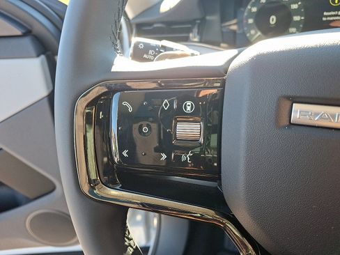 Used 2025 Land Rover Range Rover Evoque S image 22