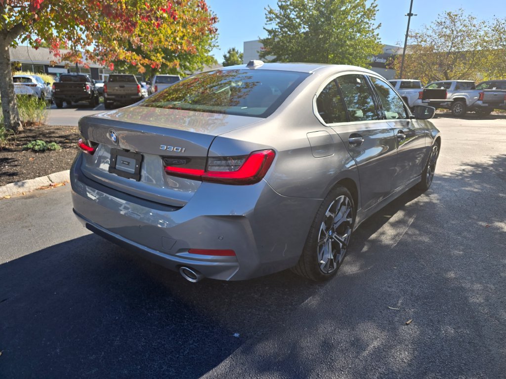 Used 2025 BMW 330i xDrive Sedan w/ Convenience Package AWD/4WD image 8