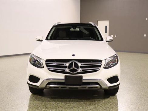 Used 2019 Mercedes-Benz GLC 300 4MATIC image 2