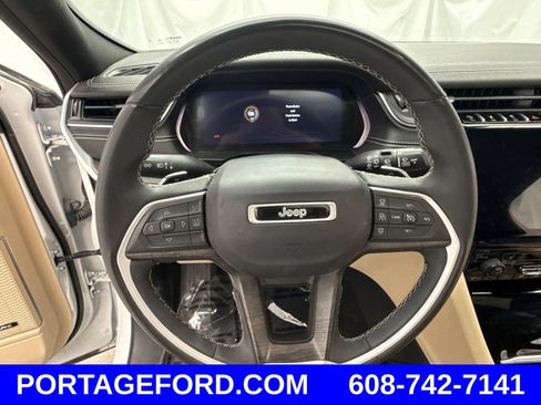 Certified 2023 Jeep Grand Cherokee Limited w/ Trailer Tow Prep Group (B) AWD/4WD image 15