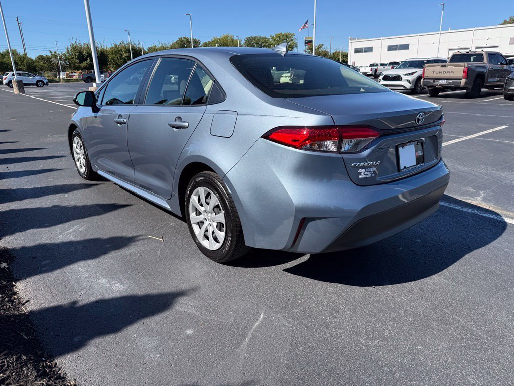 Certified 2025 Toyota Corolla LE FWD image 4