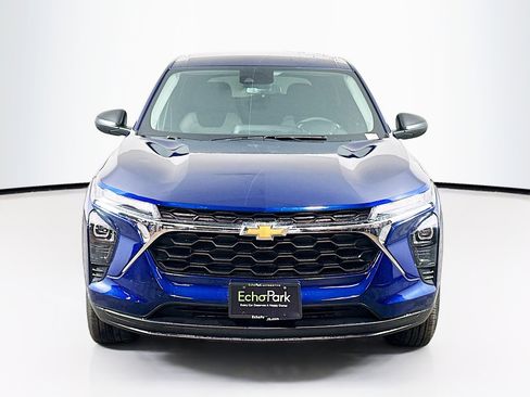 Used 2024 Chevrolet Trax LS w/ Driver Confidence Package image 2