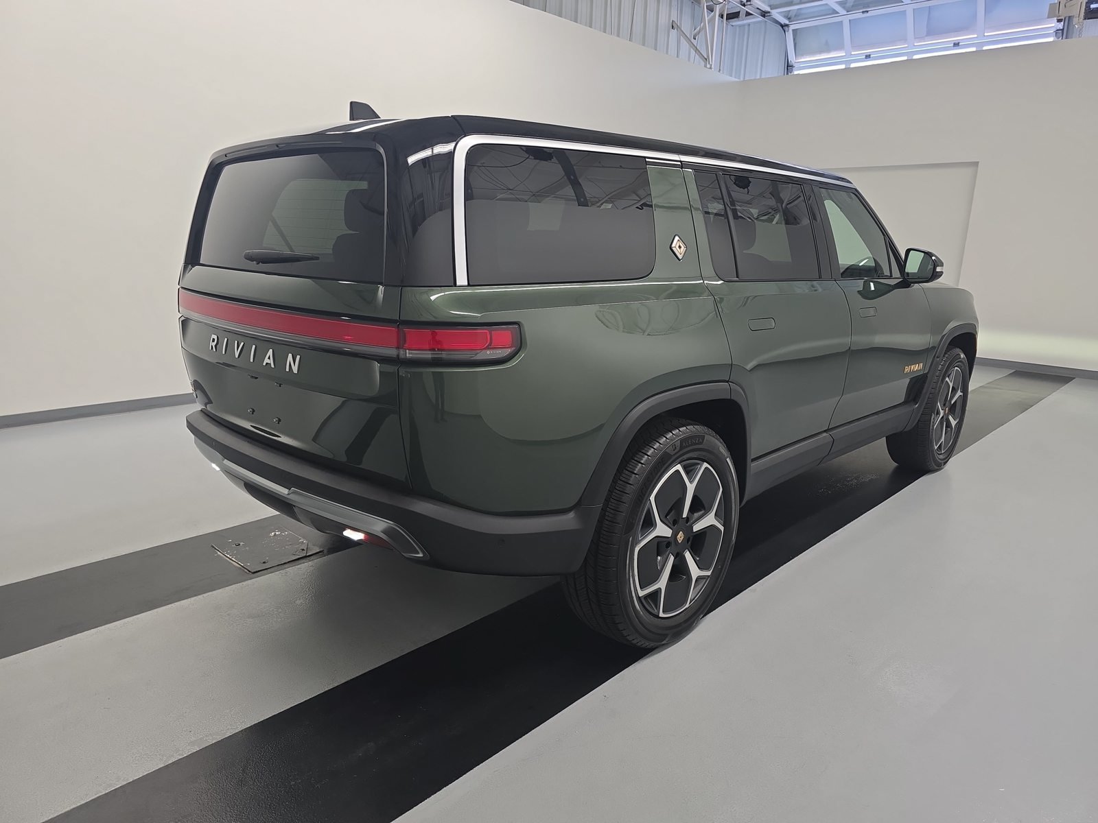 Used 2023 Rivian R1S Adventure Quad AWD/4WD image 5