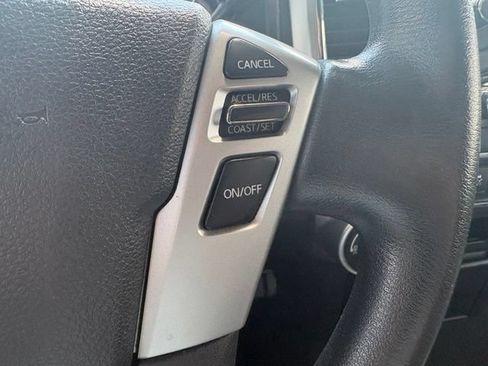 Used 2017 Nissan Titan S AWD/4WD image 23