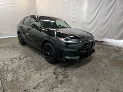 Used 2023 Honda HR-V Sport image 2