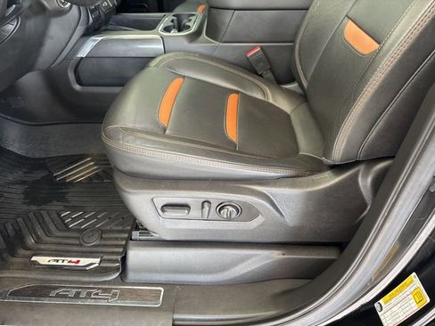 Used 2022 GMC Sierra 1500 AT4 w/ AT4 Premium Package image 8