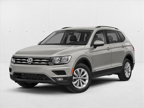Used 2021 Volkswagen Tiguan SE image 1