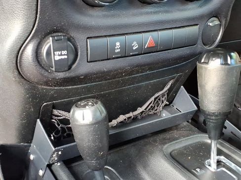 Used 2015 Jeep Wrangler Unlimited Sport AWD/4WD image 23