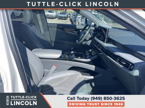 Certified 2022 Lincoln Nautilus Reserve w/ Equipment Group 201A image 16