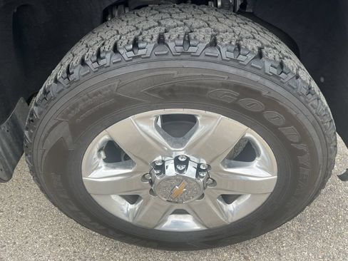 Used 2022 Chevrolet Silverado 2500 LTZ w/ LTZ Plus Package AWD/4WD image 15