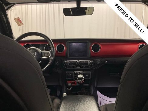 Used 2019 Jeep Wrangler Unlimited Rubicon AWD/4WD image 2