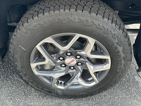 New 2026 GMC Sierra 1500 SLT AWD/4WD image 17