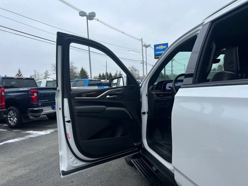 Used 2024 Cadillac Escalade Sport Platinum w/ LPO, ONYX Package image 15