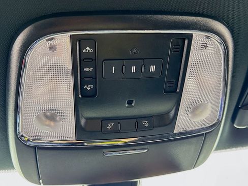 Used 2020 Dodge Charger R/T w/ Plus Group RWD image 18