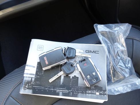 Used 2022 GMC Canyon AT4 image 39