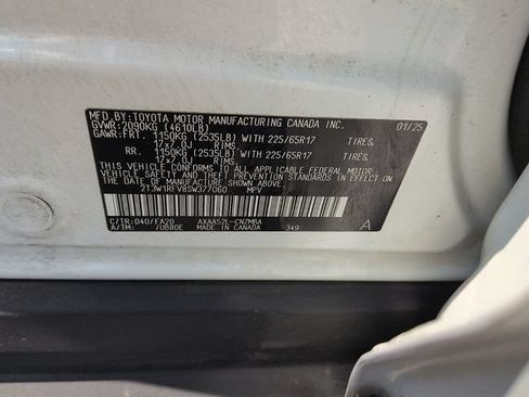 Used 2025 Toyota RAV4 XLE FWD image 15