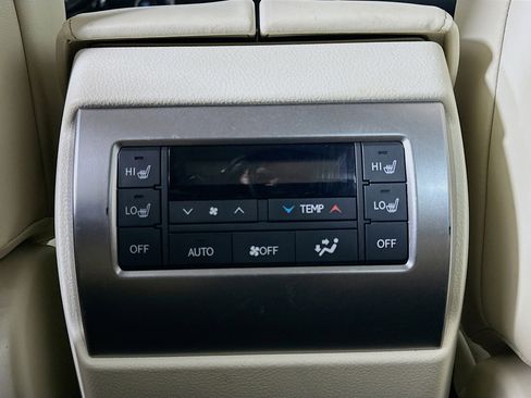 Used 2023 Lexus GX 460 Premium w/ Accessory Package AWD/4WD image 28