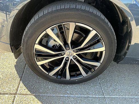 Used 2024 Volvo XC60 B5 Plus w/ Protection Package Premier AWD/4WD image 13