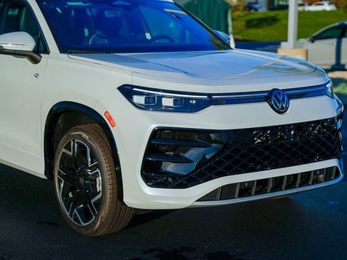 New 2026 Volkswagen Tiguan SEL R-Line image 46