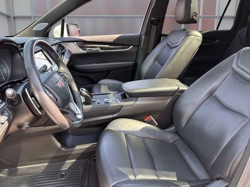Used 2023 Cadillac XT6 Sport w/ Technology Package AWD/4WD image 18