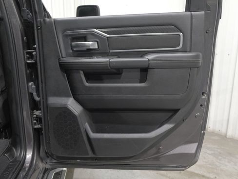Used 2025 RAM 2500 Big Horn AWD/4WD image 45