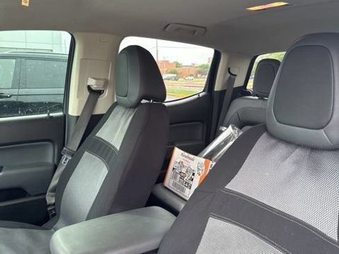 Used 2016 Chevrolet Colorado Z71 w/ Z71 Midnight Edition AWD/4WD image 6