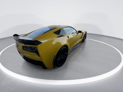 Used 2016 Chevrolet Corvette Z06 w/ 3LZ Preferred Equipment Group RWD image 8