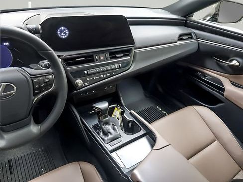 Used 2023 Lexus ES 250 w/ Premium Package AWD/4WD image 14