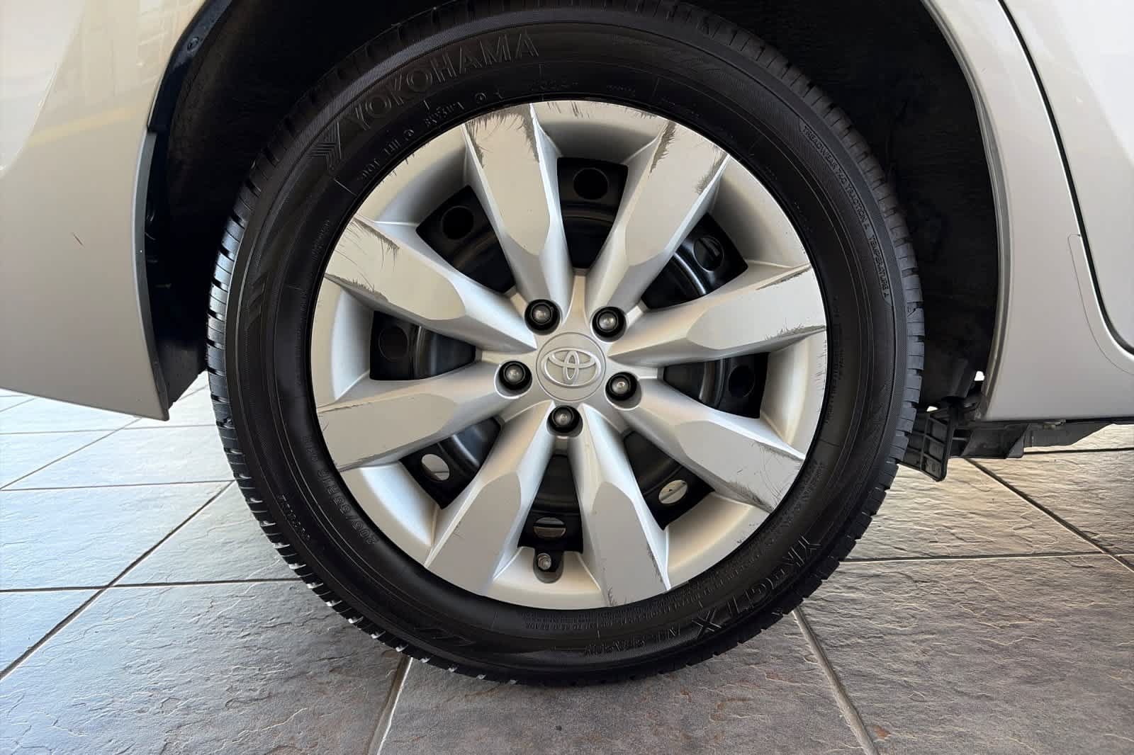 Used 2016 Toyota Corolla LE FWD image 27