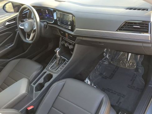 Certified 2023 Volkswagen Jetta SE image 11