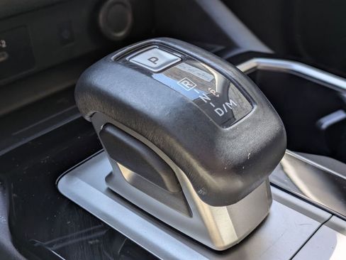 Used 2025 Mitsubishi Outlander SE AWD/4WD image 17