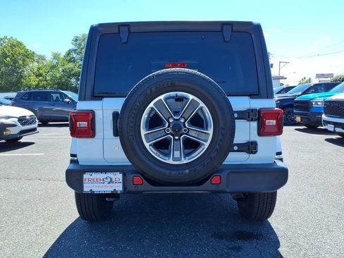 Used 2018 Jeep Wrangler Unlimited Sahara AWD/4WD image 20