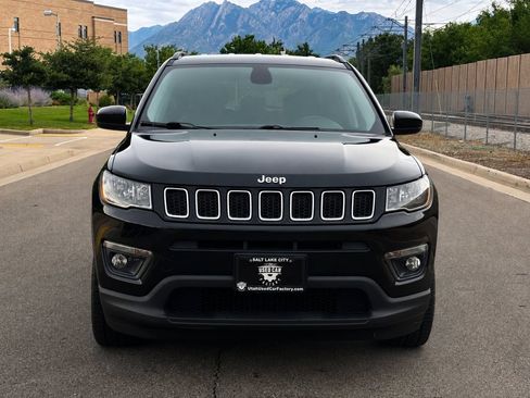 Used 2017 Jeep Compass Latitude w/ Popular Equipment Group AWD/4WD image 8