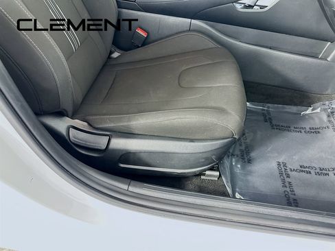 Used 2025 Hyundai Elantra SEL image 33