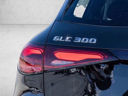 Used 2023 Mercedes-Benz GLC 300 4MATIC image 10