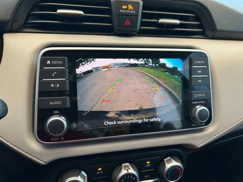 Used 2022 Nissan Versa SV FWD image 23