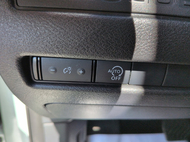 Used 2025 Nissan Rogue S FWD image 15