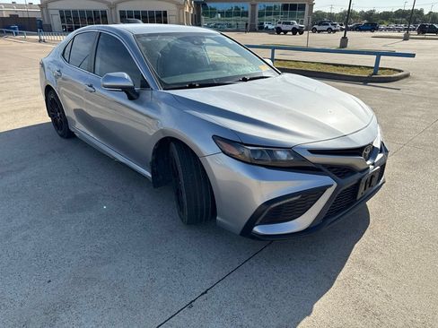 Used 2022 Toyota Camry SE FWD image 17