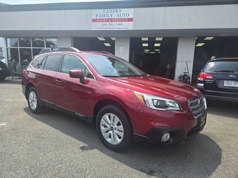 Used 2015 Subaru Outback 2.5i Premium AWD/4WD image 12
